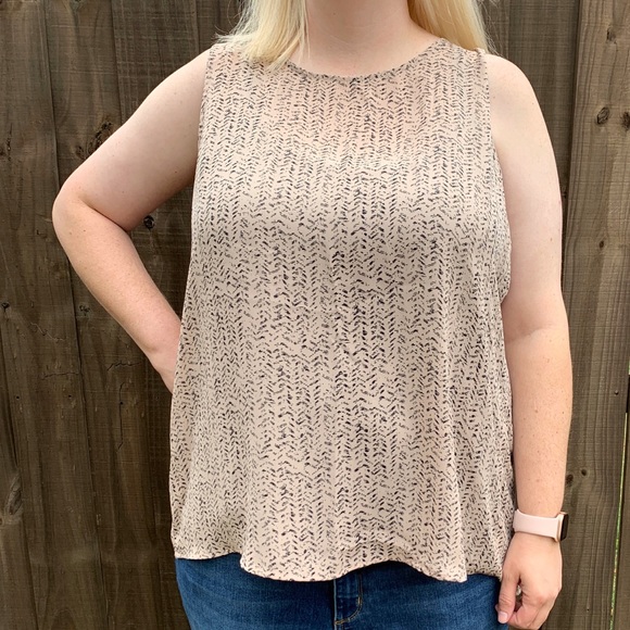 LOFT Tops - LOFT Beige Black Flowy Tank Top Blouse XL